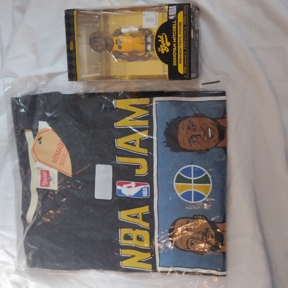 Donovan Mitchell T-shirt and Vinyl Collection - Picture 1 of 14